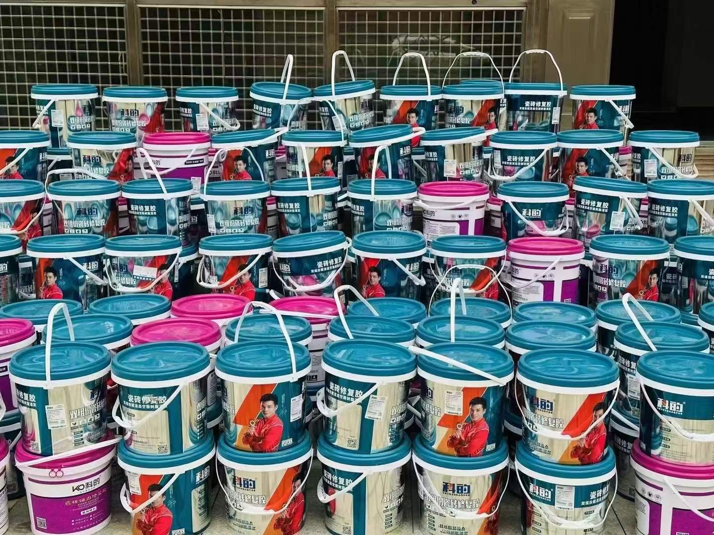 瓷砖空鼓专用胶多少钱一斤(瓷砖空鼓专用胶多少钱一斤合适)