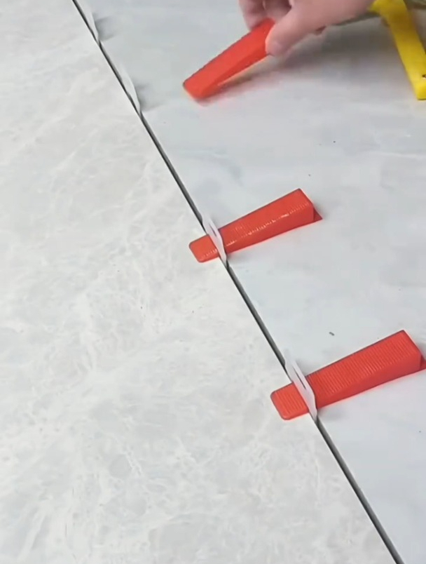 墙砖找平器取出视频(墙砖找平器怎么取出来) 墙砖找平器取出视频(墙砖找平器怎么取出来)