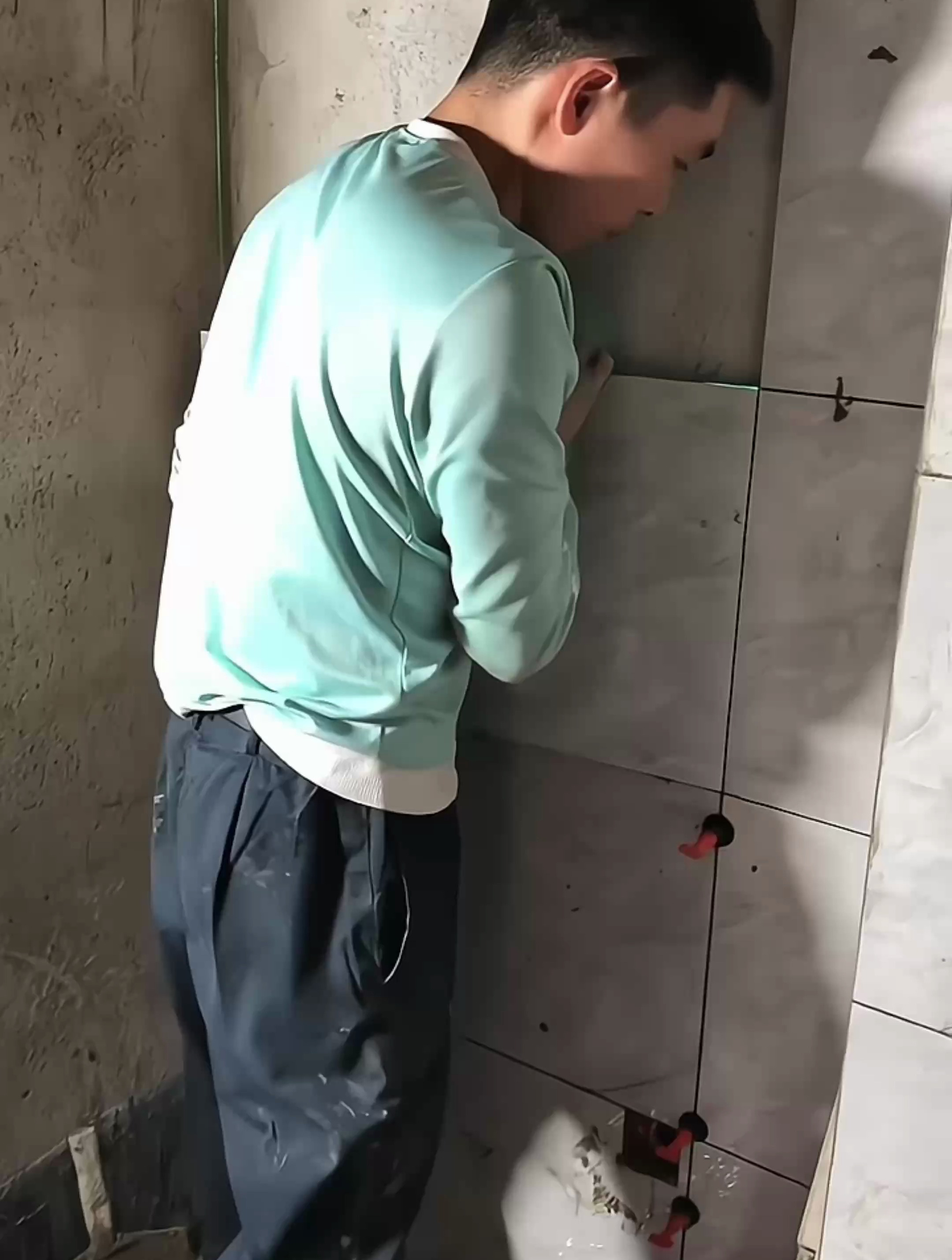 贴砖师傅技术好不好怎么看(贴砖师傅一般包括做哪些工作) 贴砖师傅技术好不好怎么看(贴砖师傅一般包括做哪些工作)